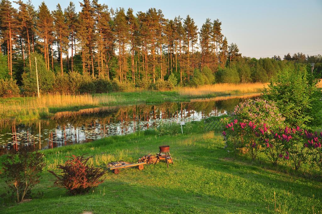Guesthouse Leiputrija Ādaži Bagian luar foto